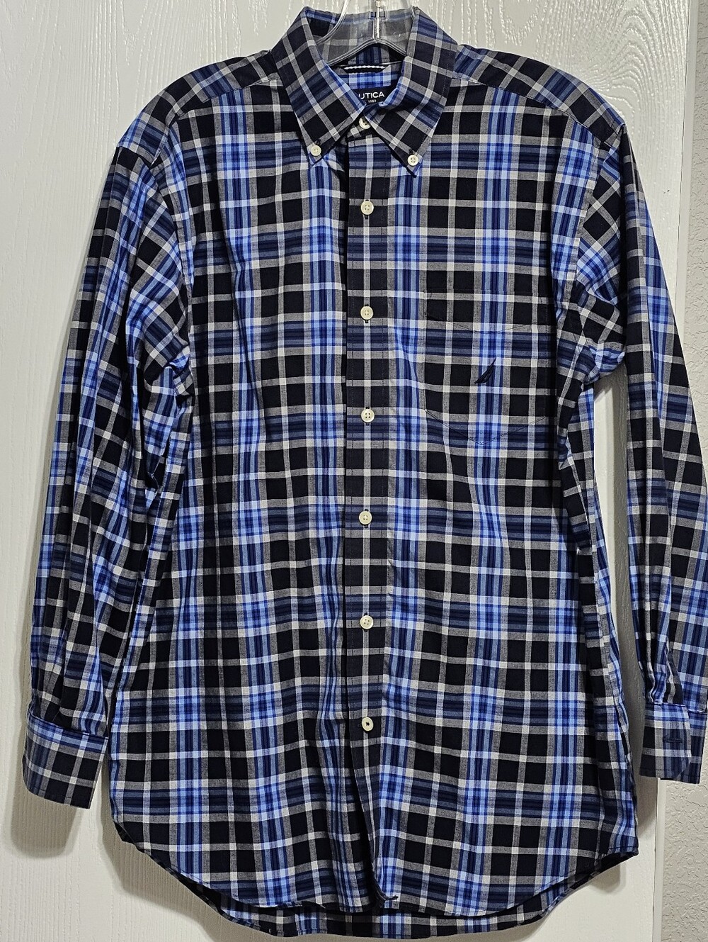 Nautica Men's Plaid Long-Sleeve Button-Down Shirt Size M